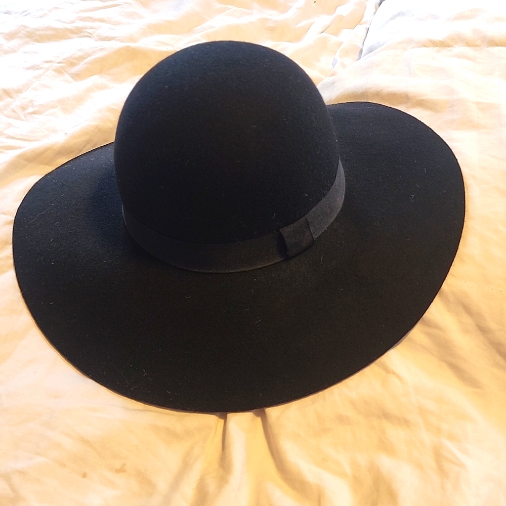 Wool Hat - Picture 1 of 3